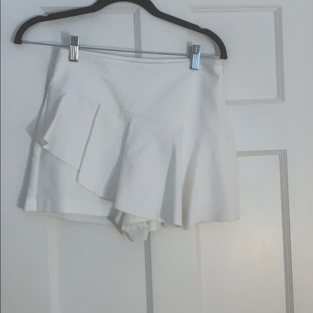 Zara white ruffle skort